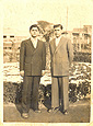 Με τα καινούρια κοστούμια στο Βαρδάρη (Θεσσαλονίκη 1948)