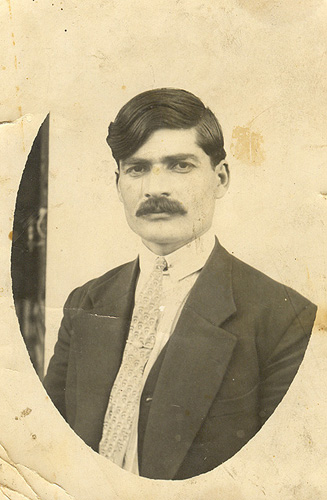 Μητσικίδης Γιώργος, 1925 . Έπαθε σκωληκοειδίτιδα και πέθανε 23 χρόνων. jεκίνησαν να τον μεταφέρουν από του Ζωγράφου με το κάρο για τη Θεσσαλονίκη και κατέληξε καθ' οδόν