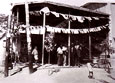Το κινηματοθέτρο ¨Ελληνικόν¨ του Ιωάννη Β. Χαραλαμπίδη στους Κομνηνούς (Χασάνι) το καλοκαίρι του 1932.