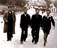 Ο Ιωάννης Χαραλαμπίδης με τους γιούς του, Αθήνα 1946-1950.