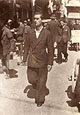 Φωτογραφία του Πέτρου Χαραλαμπίδη στην οδό Ευαγγελιστρίας το 1945.